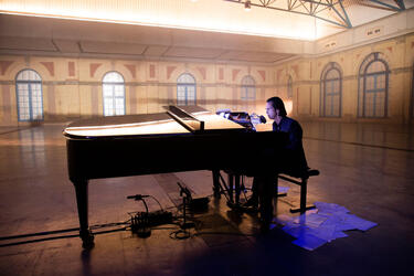 Idiot-Prayer-Nick-Cave-Alone-at-Alexandra-Palace_st.jpg