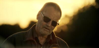 cold-in-july-2013-003-jim-bob-in-shades-twilight.jpg