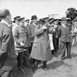 Winston_Churchill_As_Prime_Minister_1940-45_H10688.jpg