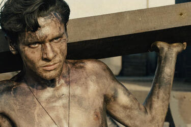 n-angelina-jolie-unbroken-3074-16.jpg